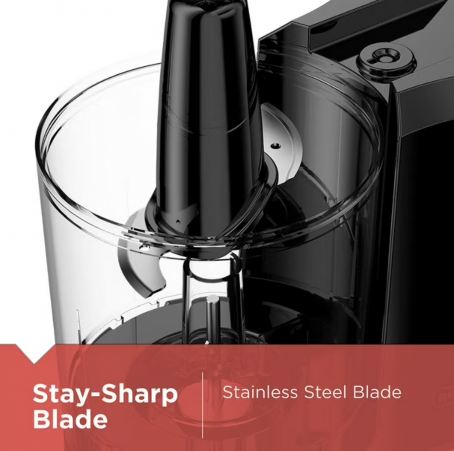 Très gros plan de l'ensemble lame en acier inoxydable à l'intérieur du bol hachoir transparent du robot culinaire BLACK+DECKER, mention Stay-Sharp Stainless Steel Blade