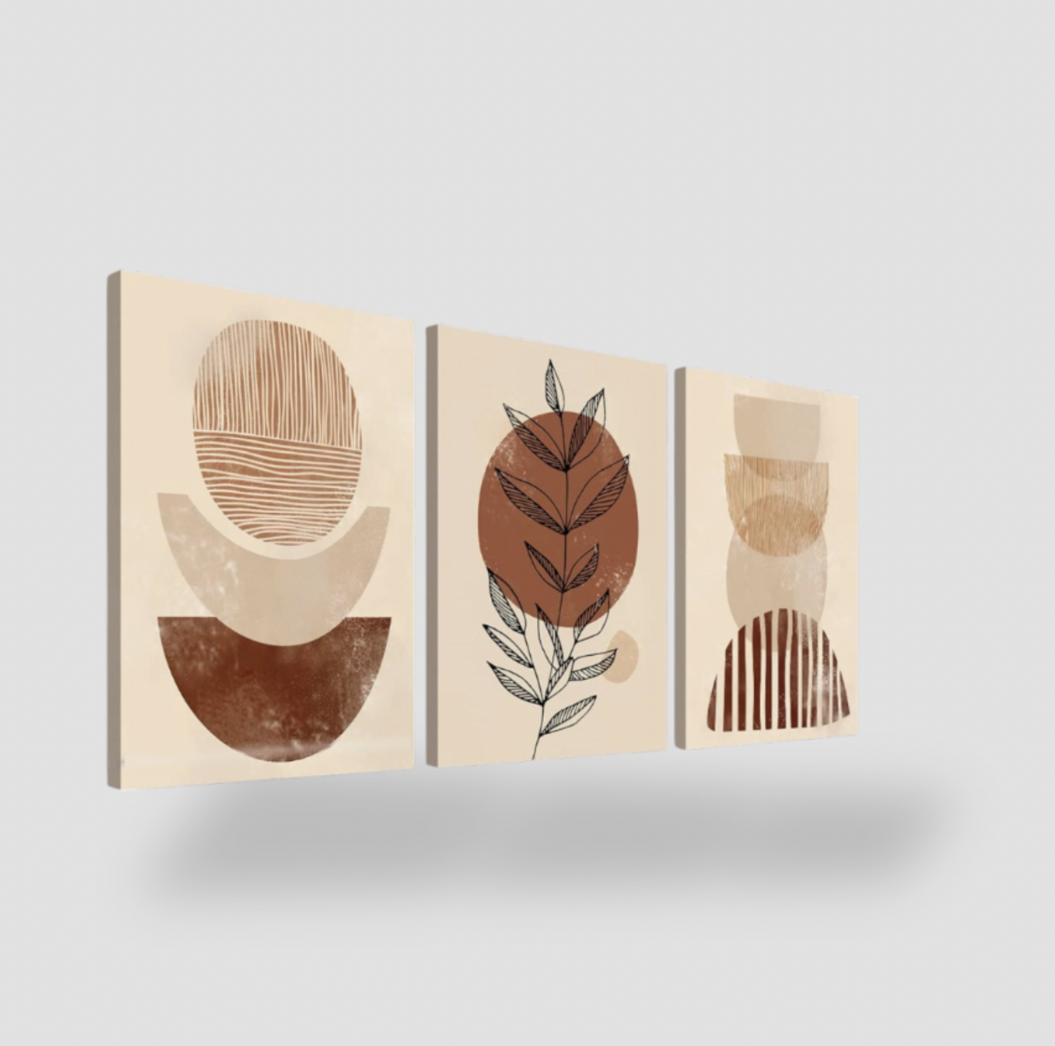 Trois toiles bohèmes mid-century avec formes abstraites et tons terre, vue produit en angle