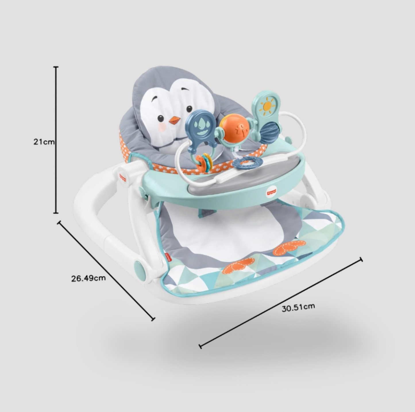 Gros plan du coussin pingouin Fisher-Price Sit-Me-Up avec ailerons froissés et garniture orange