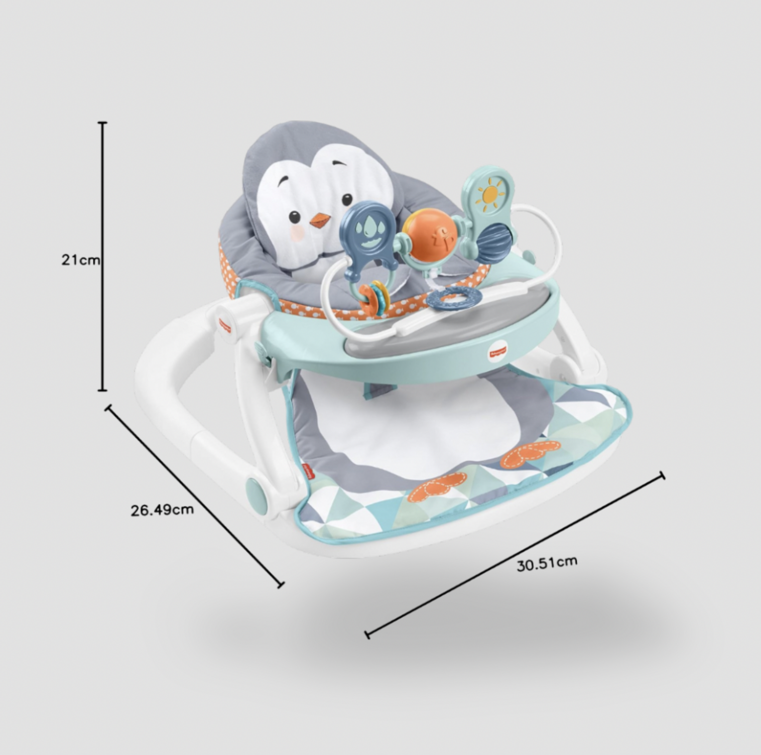 Gros plan du coussin pingouin Fisher-Price Sit-Me-Up avec ailerons froissés et garniture orange