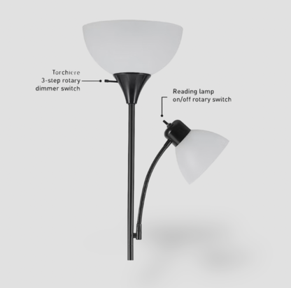 Gros plan des abat-jours du lampadaire torchère noir avec mentions de variateur 3 positions et interrupteur rotatif de lampe de lecture