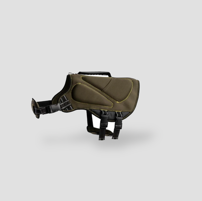 Vue de côté du gilet de sauvetage pour chien en néoprène vert avec poignée sur le dessus, sangle réfléchissante et boucles à relâchement latéral