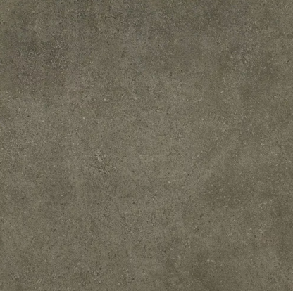 Gros plan du plateau effet pierre mat texturé de la table d'extérieur en acier noir