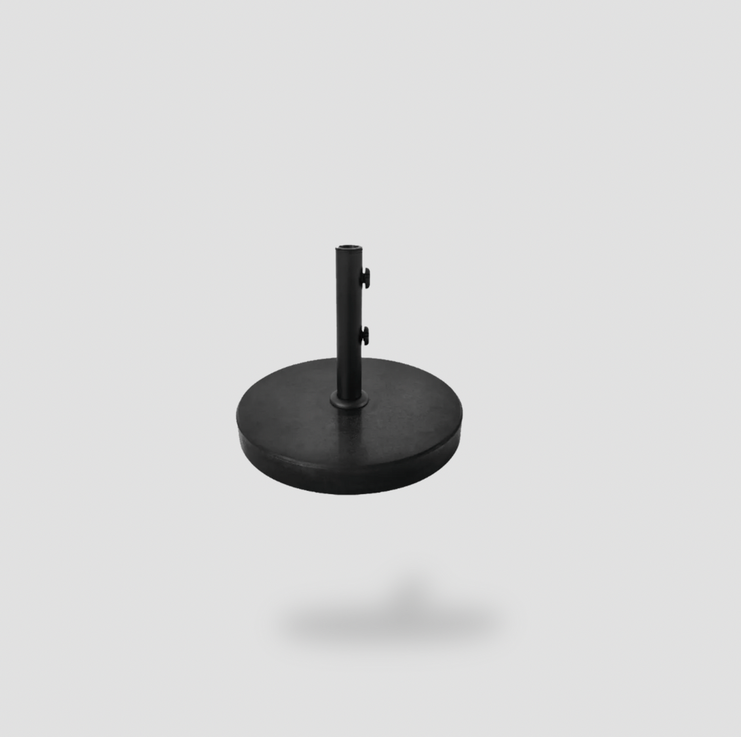 Base ronde noire de parasol de patio avec réceptacle vertical pour mât, vue produit de côté